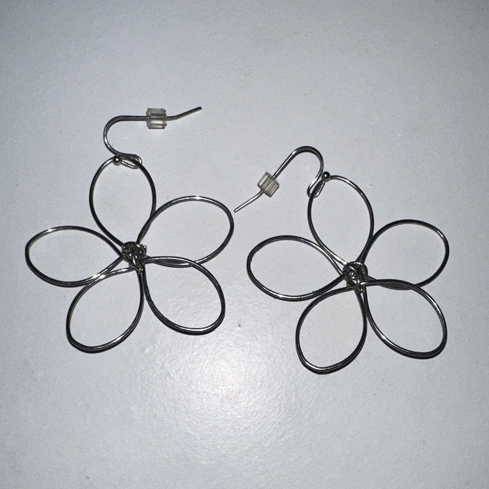 Elegant Silver Flower Earrings